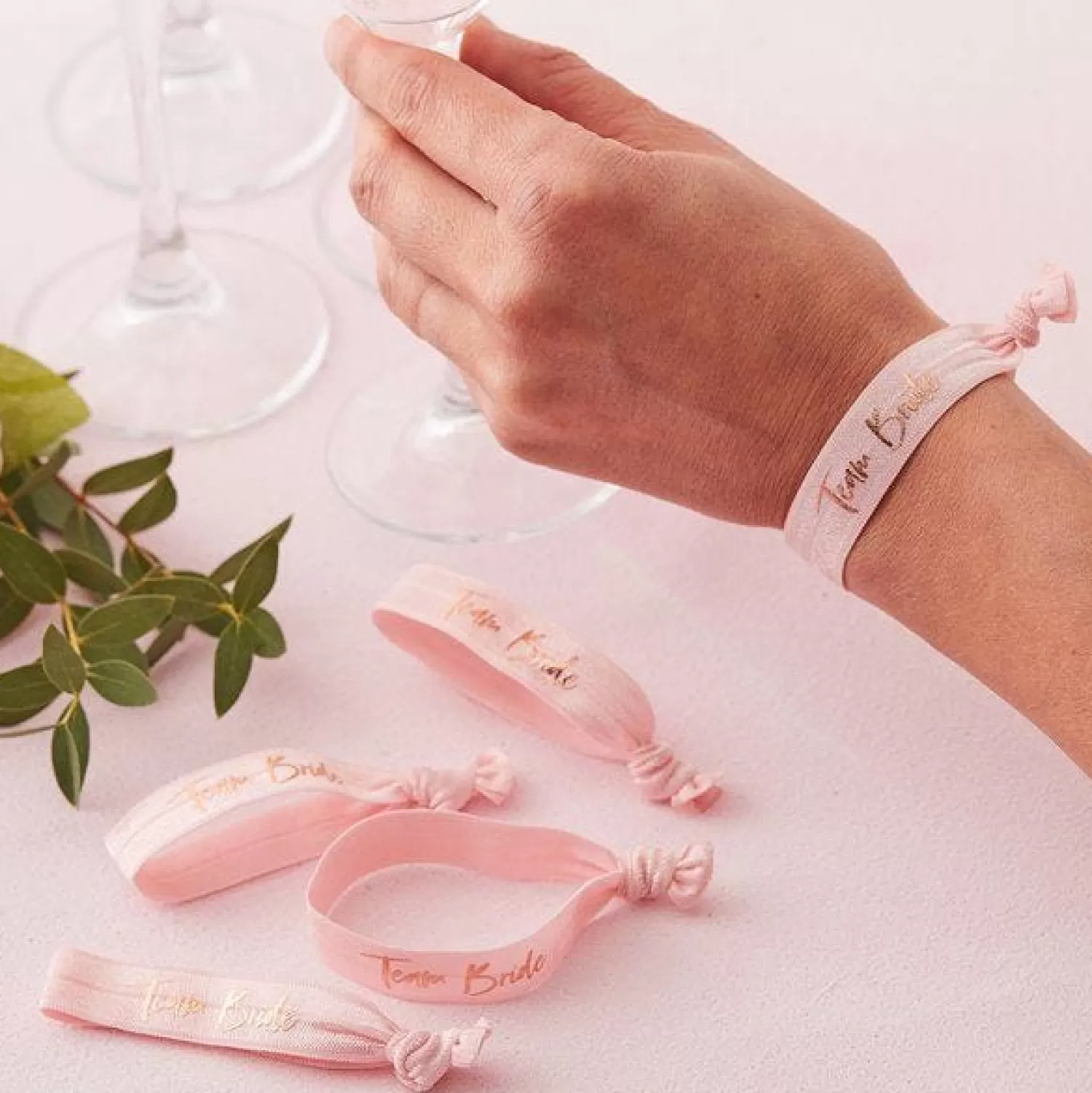 Hot Party Delights Floral Hen Party 'Team Bride' Rose Gold Foiled Wristbands (5Pk)