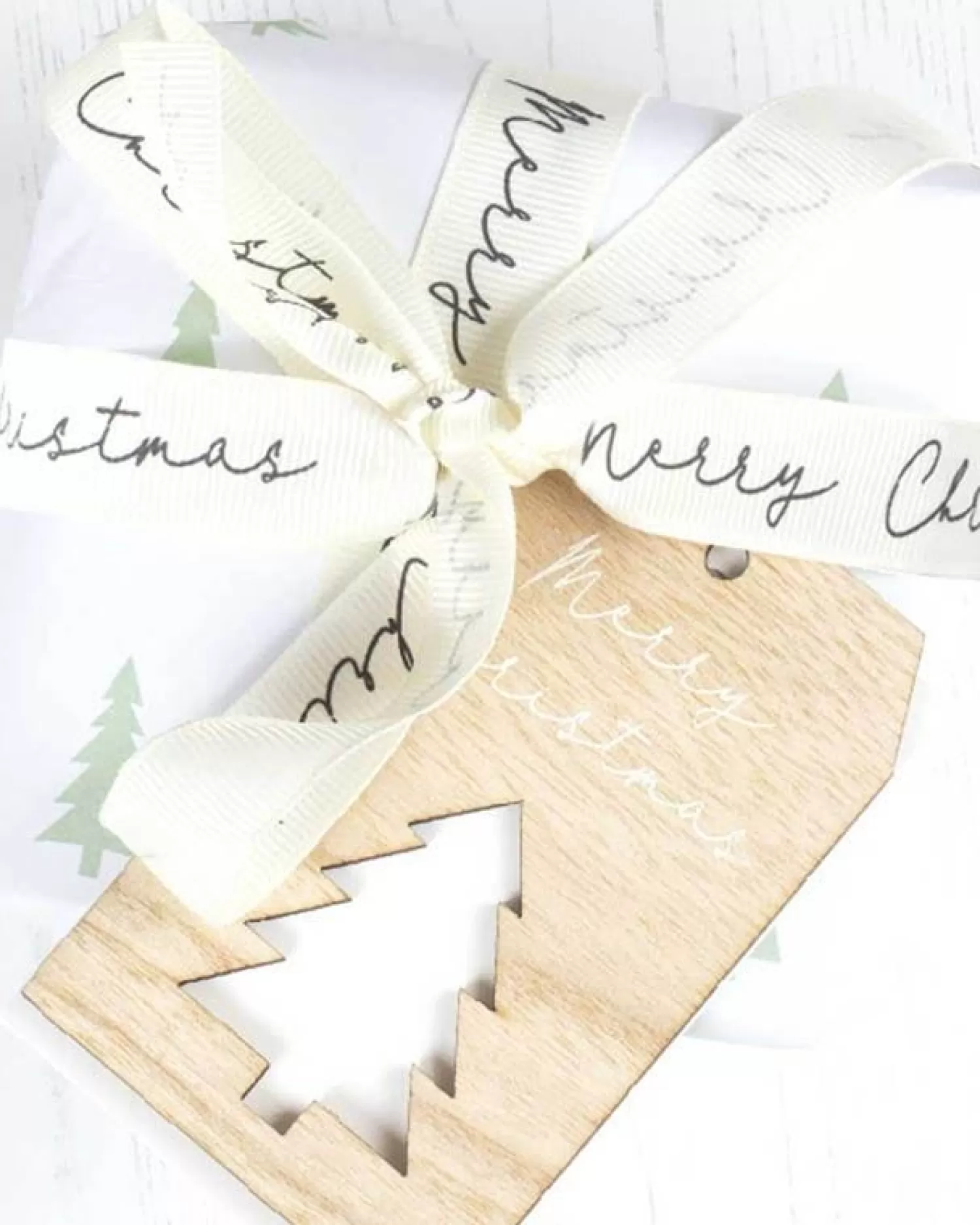 Green Christmas Tree Eco Wrapping Paper Kit With Ribbon & Tags<Party Delights Fashion