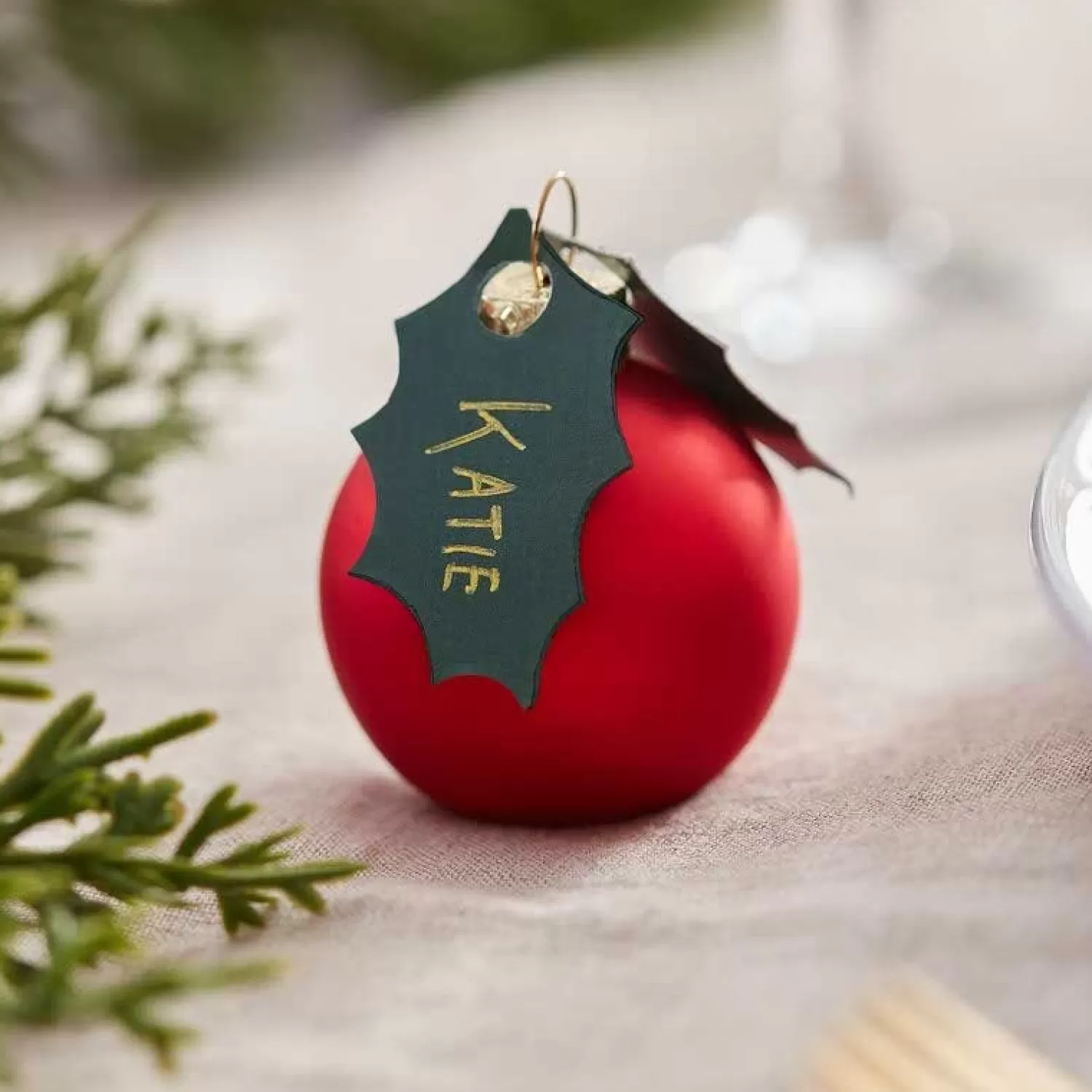Red Berry Bauble Place Card Holders With Holly Leaf Tags - 4Cm (6Pk)<Party Delights New