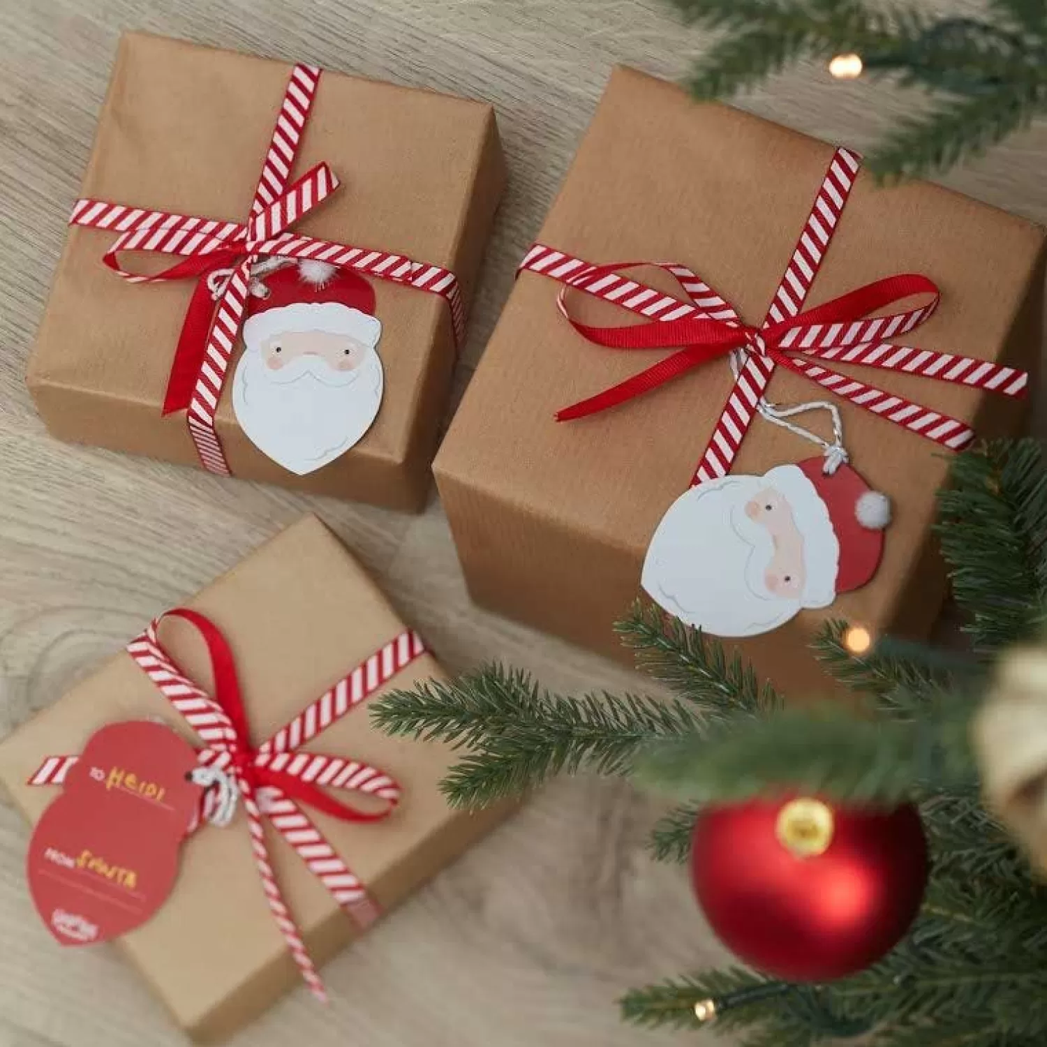 Santa Face Gift Tags With Red & White Ribbon (8Pk)<Party Delights Best Sale