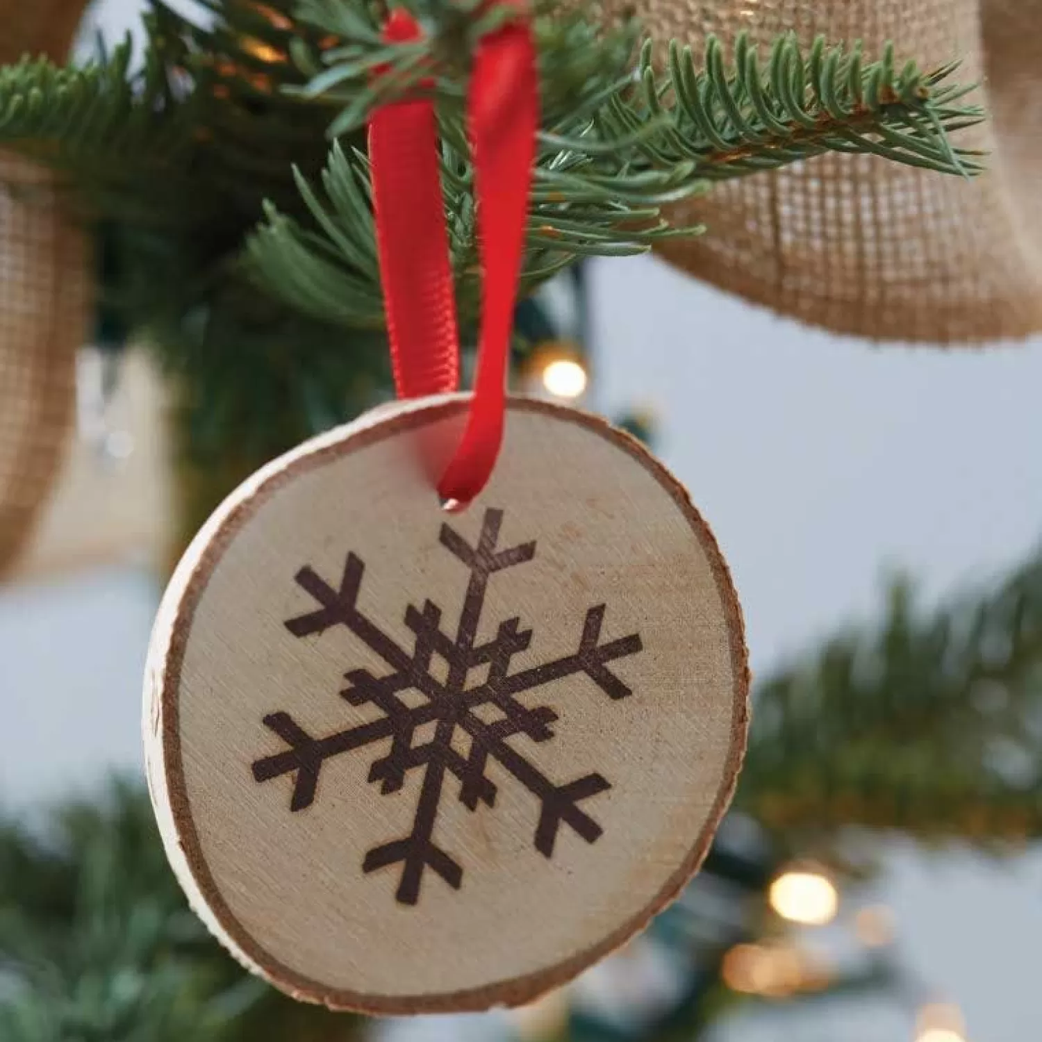 Hot Party Delights Wooden Round Snowflake Hanging Tree Decorations (6Pk)